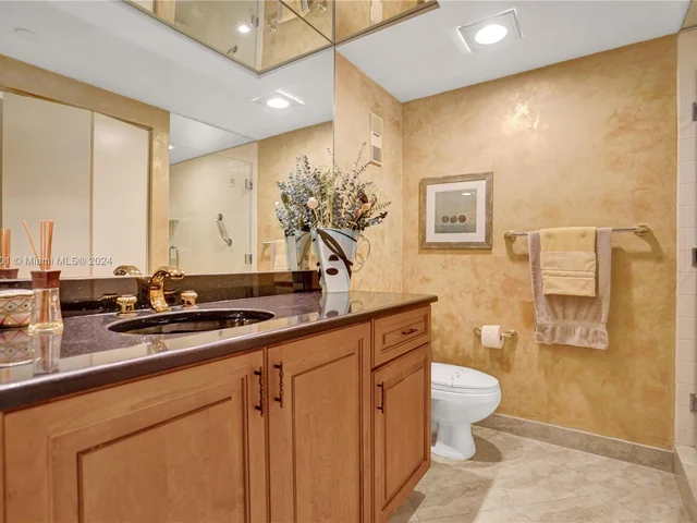 20281 E Country Club Dr # 207, Aventura FL 33180