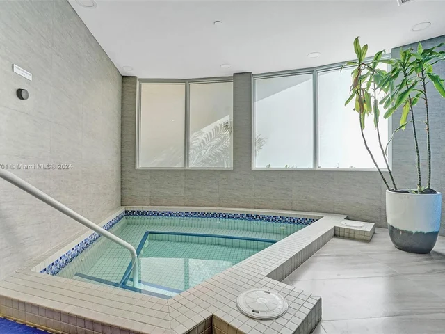 20281 E Country Club Dr # 207, Aventura FL 33180