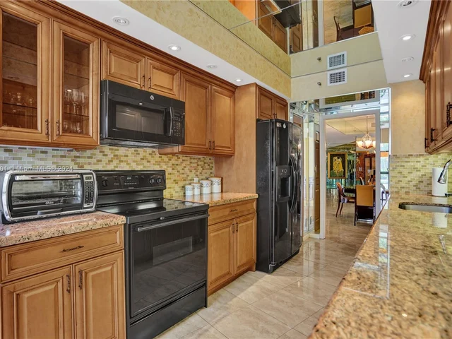 20281 E Country Club Dr # 207, Aventura FL 33180