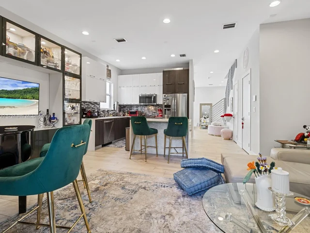 2871 SW 33RD CT #2, Miami FL 33133