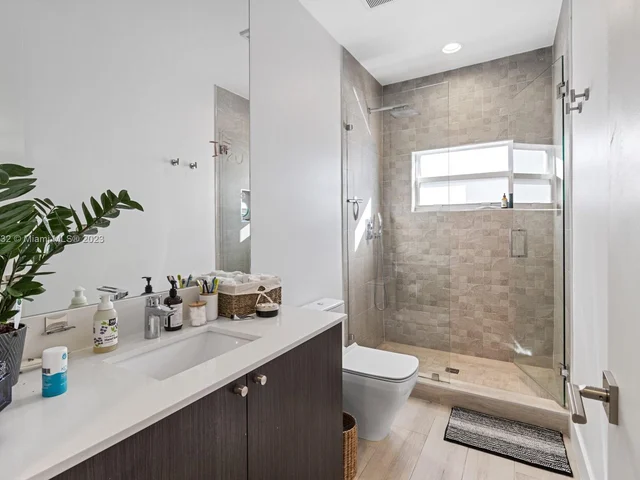 2871 SW 33RD CT #2, Miami FL 33133