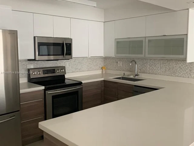 2780 NE 183rd St # 704, Aventura FL 33160