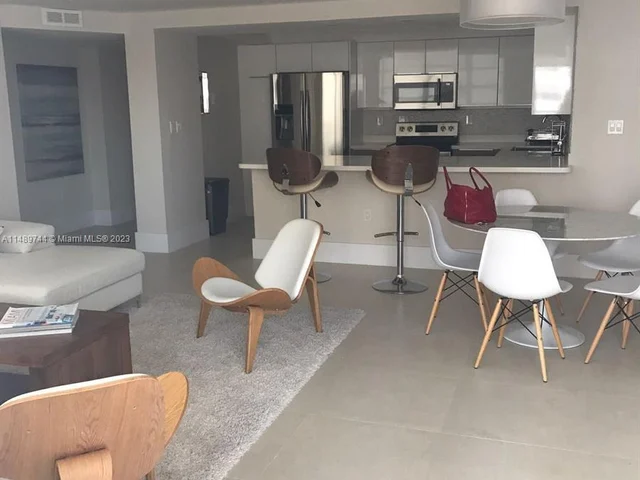 2780 NE 183rd St # 704, Aventura FL 33160