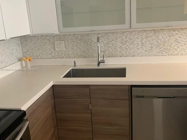 2780 NE 183rd St # 704, Aventura FL 33160