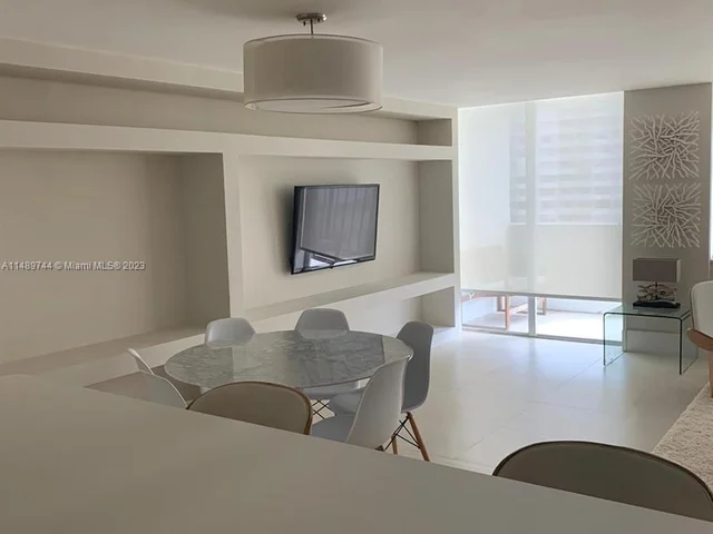 2780 NE 183rd St # 704, Aventura FL 33160