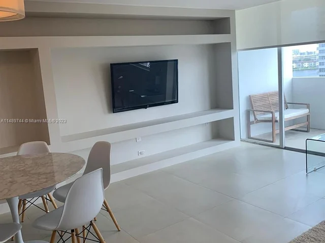 2780 NE 183rd St # 704, Aventura FL 33160