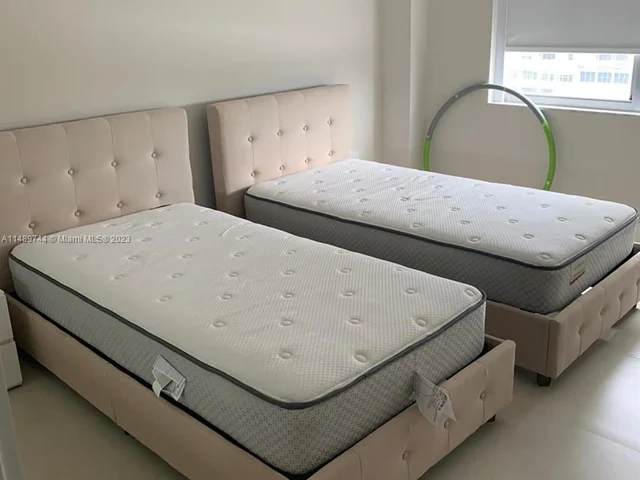 2780 NE 183rd St # 704, Aventura FL 33160