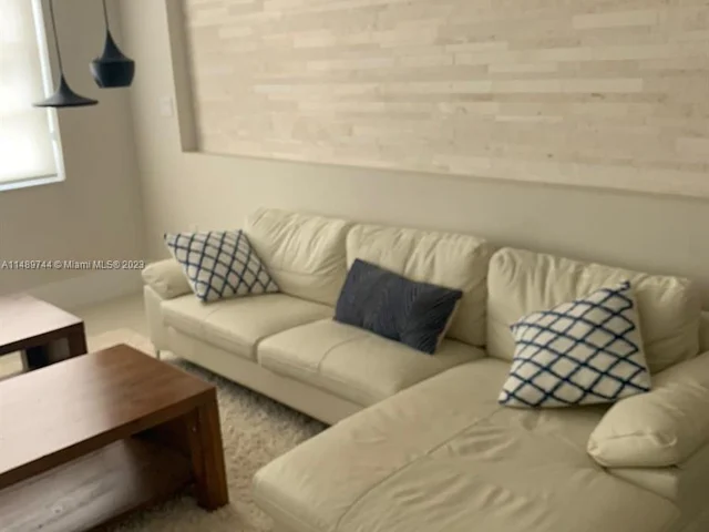 2780 NE 183rd St # 704, Aventura FL 33160