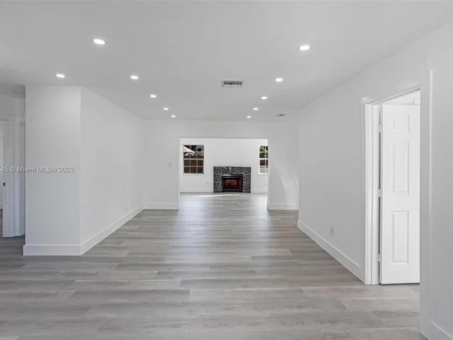 4840 NW 13th St, Lauderhill FL 33313