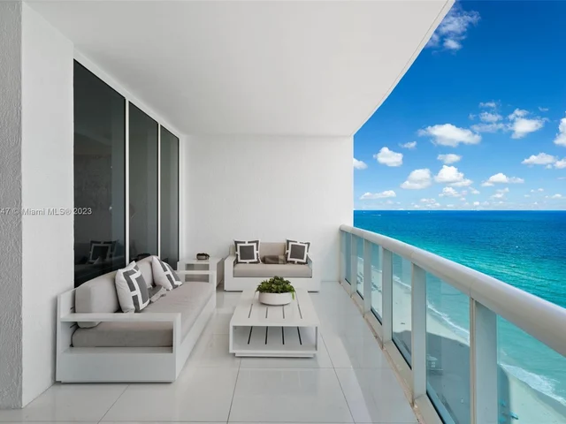 2711 S Ocean Dr # 2004, Hollywood FL 33019