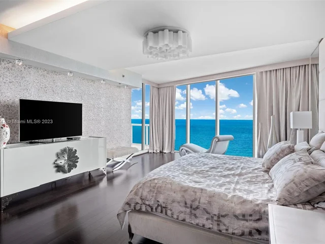 2711 S Ocean Dr # 2004, Hollywood FL 33019