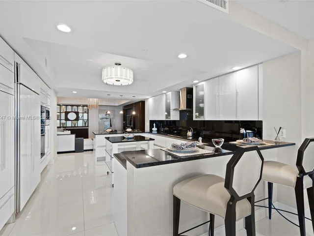 2711 S Ocean Dr # 2004, Hollywood FL 33019