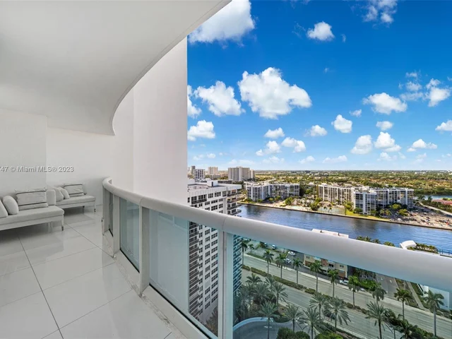 2711 S Ocean Dr # 2004, Hollywood FL 33019