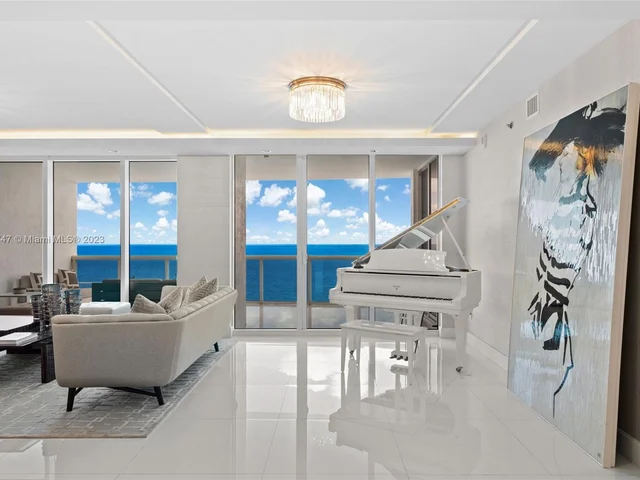 2711 S Ocean Dr # 2004, Hollywood FL 33019