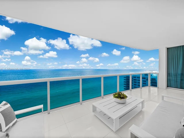 2711 S Ocean Dr # 2004, Hollywood FL 33019