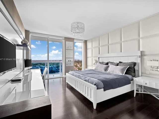 2711 S Ocean Dr # 2004, Hollywood FL 33019