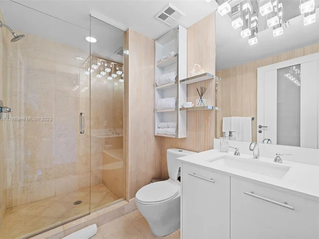 2711 S Ocean Dr # 2004, Hollywood FL 33019