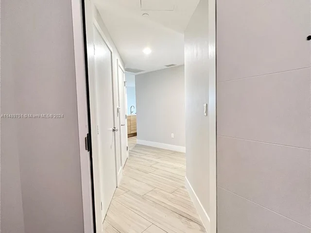 16385 Biscayne Blvd # 607, North Miami Beach FL 33160