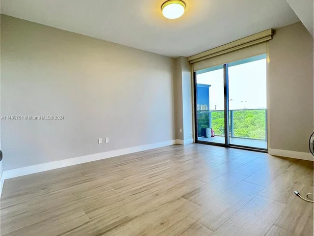 16385 Biscayne Blvd # 607, North Miami Beach FL 33160