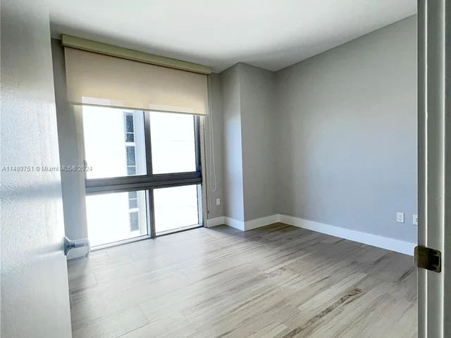 16385 Biscayne Blvd # 607, North Miami Beach FL 33160