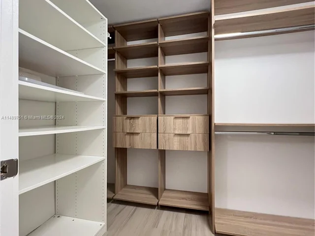 16385 Biscayne Blvd # 607, North Miami Beach FL 33160