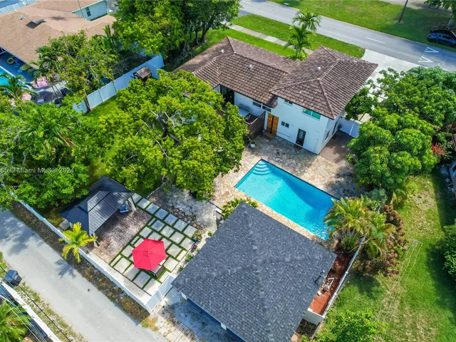 320 N Rainbow Dr, Hollywood FL 33021