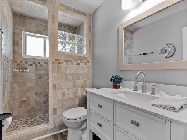 320 N Rainbow Dr, Hollywood FL 33021