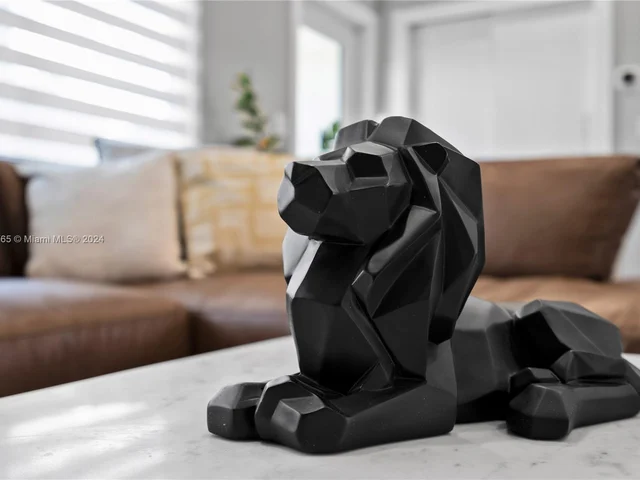 320 N Rainbow Dr, Hollywood FL 33021