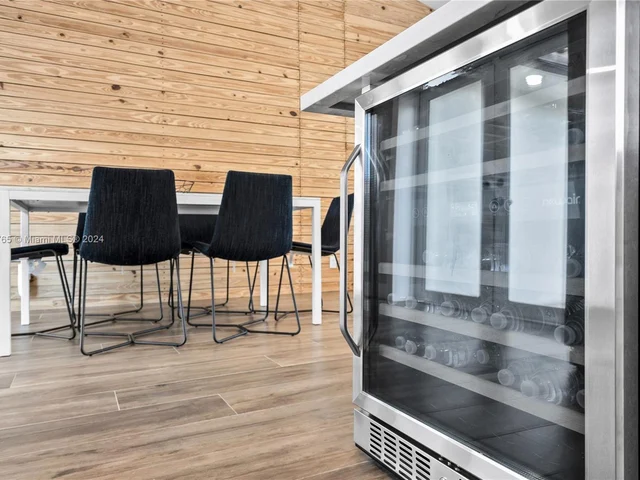 320 N Rainbow Dr, Hollywood FL 33021