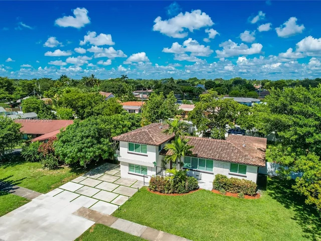 320 N Rainbow Dr, Hollywood FL 33021