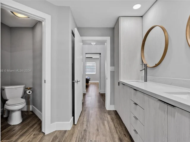 320 N Rainbow Dr, Hollywood FL 33021