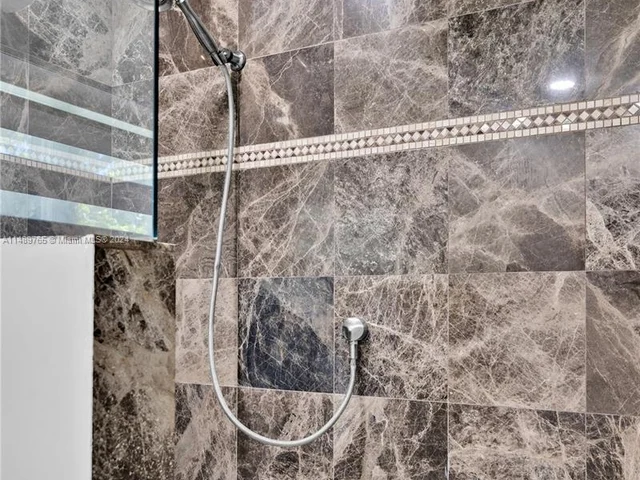 320 N Rainbow Dr, Hollywood FL 33021