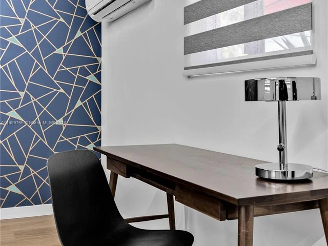 320 N Rainbow Dr, Hollywood FL 33021