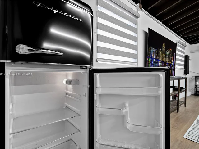 320 N Rainbow Dr, Hollywood FL 33021