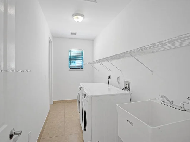 3547 Forest View Cir # 0, Dania Beach FL 33312