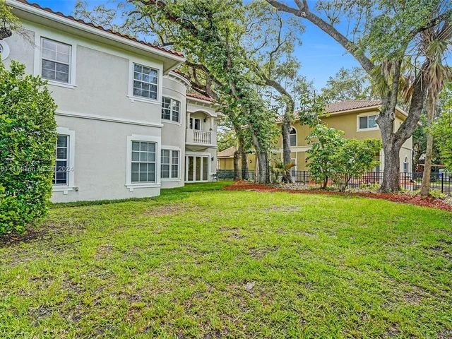 3547 Forest View Cir # 0, Dania Beach FL 33312