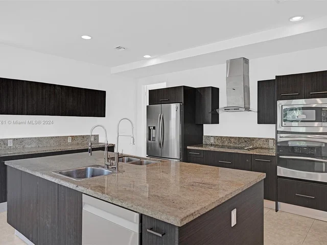 3547 Forest View Cir # 0, Dania Beach FL 33312