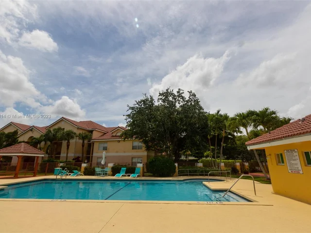 7630 Westwood Dr # 303, Tamarac FL 33321