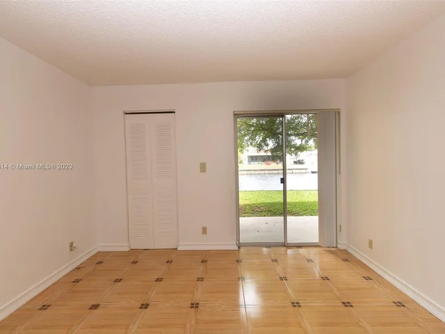 7630 Westwood Dr # 303, Tamarac FL 33321