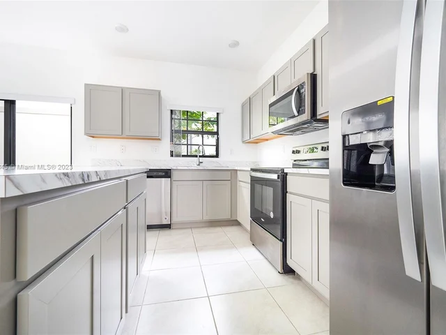 1110 SW 7th Ct, Florida City FL 33034