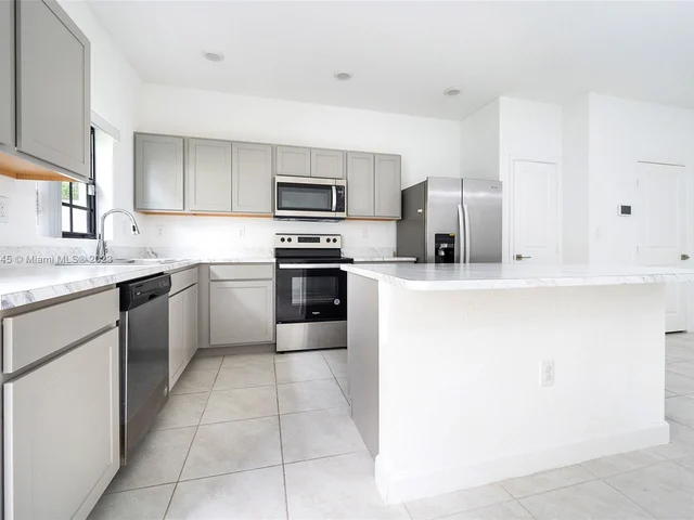 1110 SW 7th Ct, Florida City FL 33034