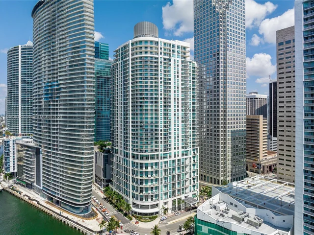 300 S Biscayne Blvd # 2616, Miami FL 33131