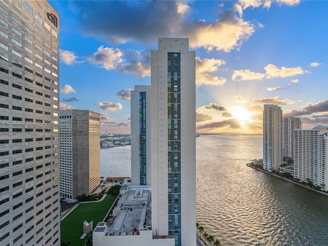 300 S Biscayne Blvd # 2616, Miami FL 33131