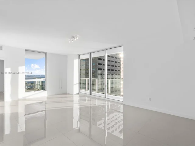 300 S Biscayne Blvd # 2616, Miami FL 33131