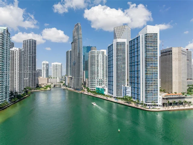 300 S Biscayne Blvd # 2616, Miami FL 33131