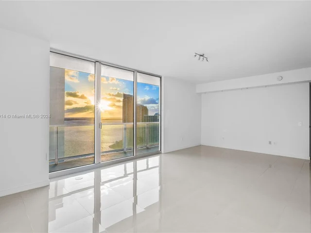300 S Biscayne Blvd # 2616, Miami FL 33131