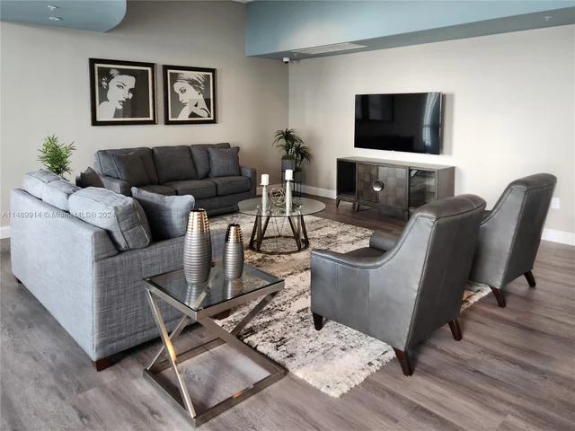 300 S Biscayne Blvd # 2616, Miami FL 33131