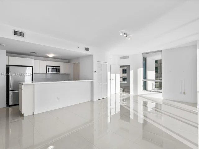 300 S Biscayne Blvd # 2616, Miami FL 33131