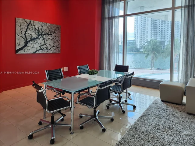 300 S Biscayne Blvd # 2616, Miami FL 33131