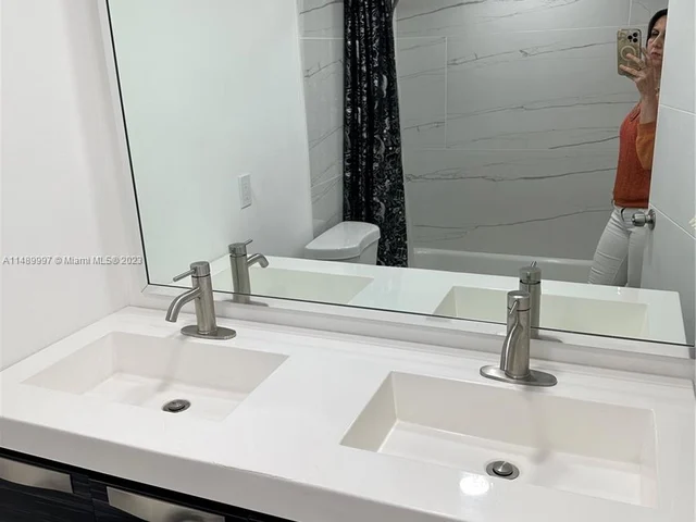 555 NE 123rd St # A, North Miami FL 33161